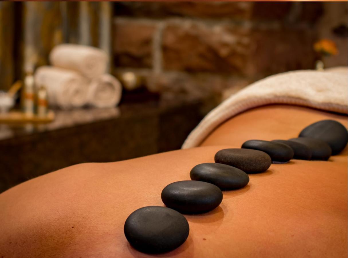 ホテル ユーロスターズ アラグアネイ サンティアゴ・デ・コンポステーラ エクステリア 写真 Hot stone massage